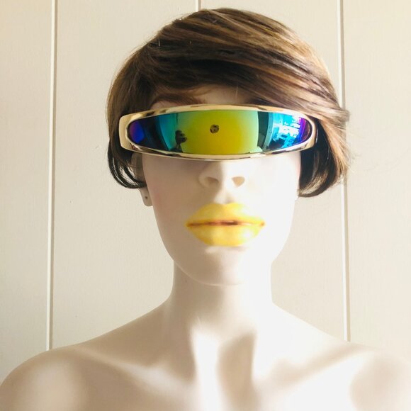 Futuristic Cyclops Visor Sunglasses - Picture 3 of 7